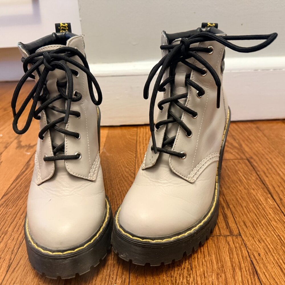 Dr. Martens Persephone Womens Grey High Block Heel Platform Ankle Boots Size US - Picture 4 of 6